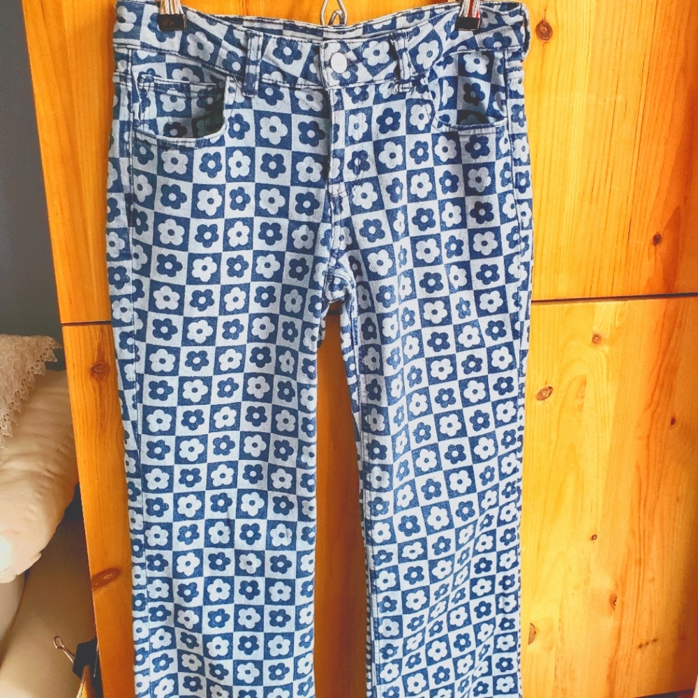 Divided Women's Squares & Daisies Flare Leg Jeans size 6